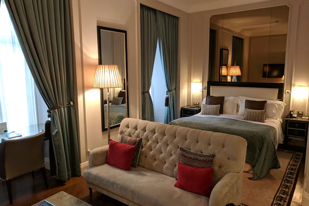 Guest and room services